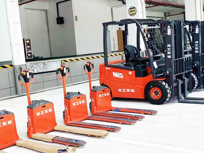 新能源 新動(dòng)力 | 龍工電動(dòng)叉車(chē)批量交付冷鏈行業(yè)